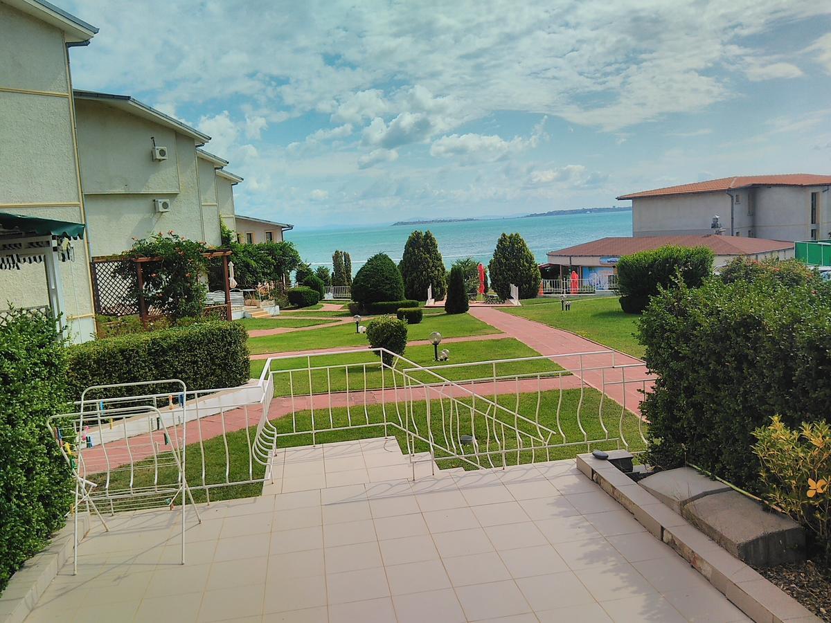 Sun Palace *